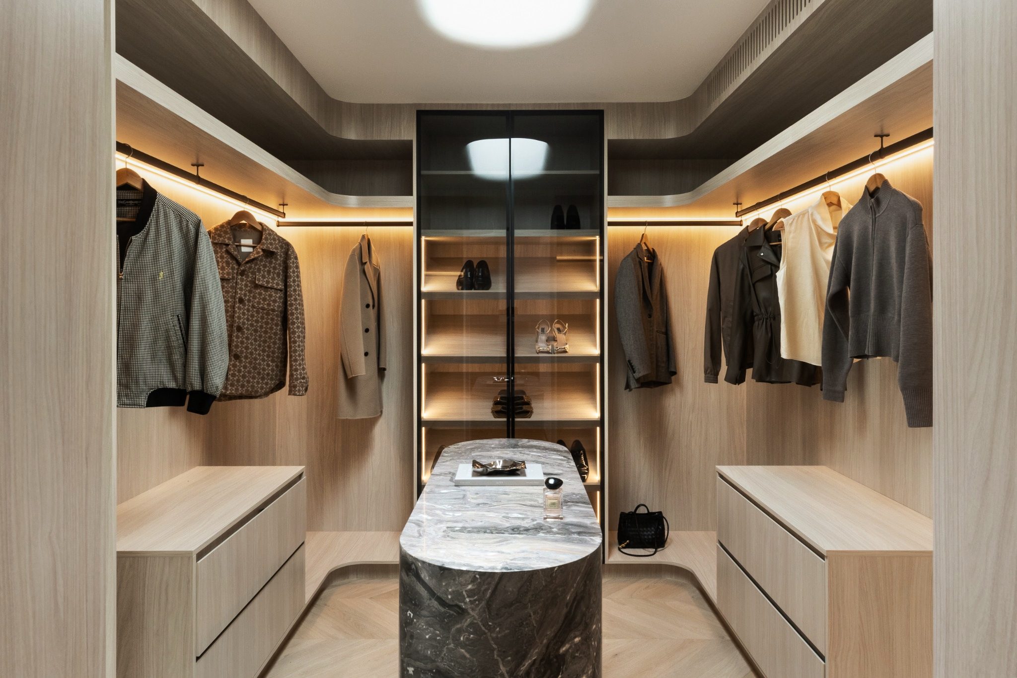 Buran Residence, walk-in robe