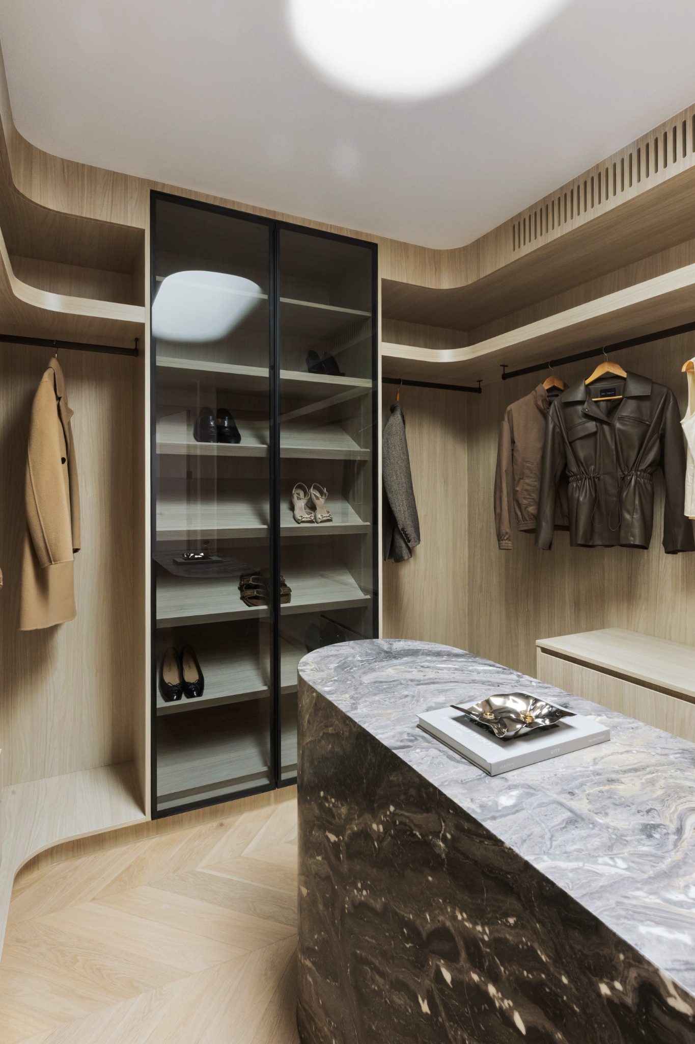 Buran Residence, walk-in robe