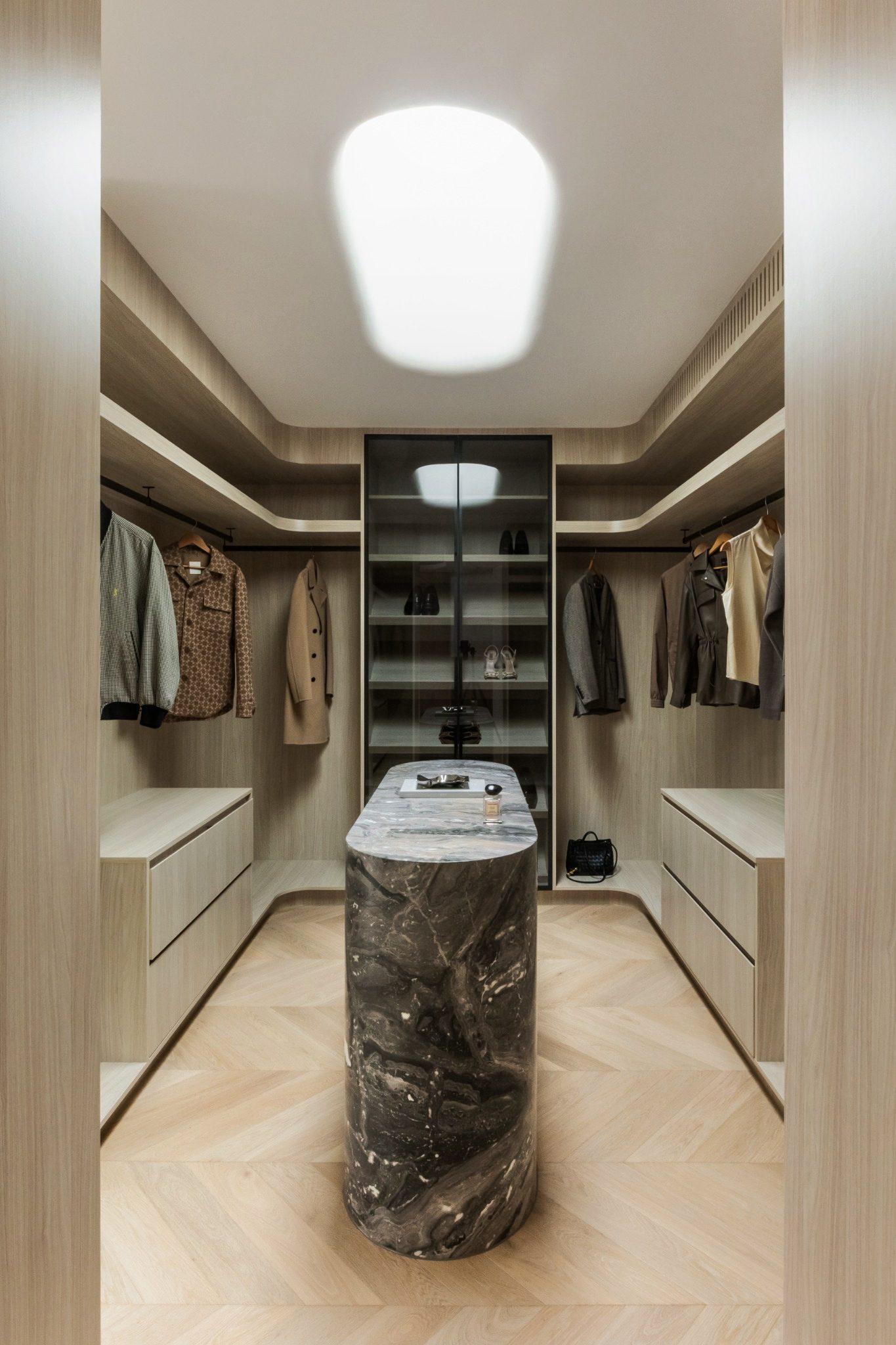Buran Residence, walk-in robe