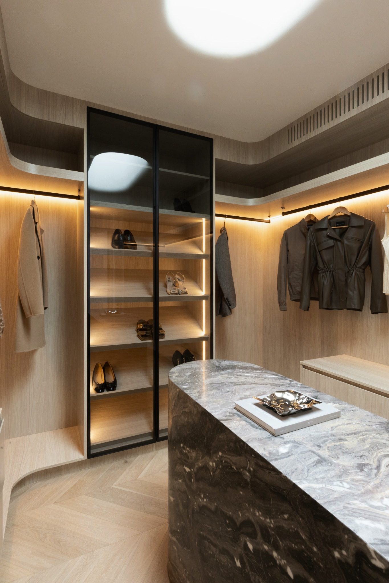 Buran Residence, walk-in robe